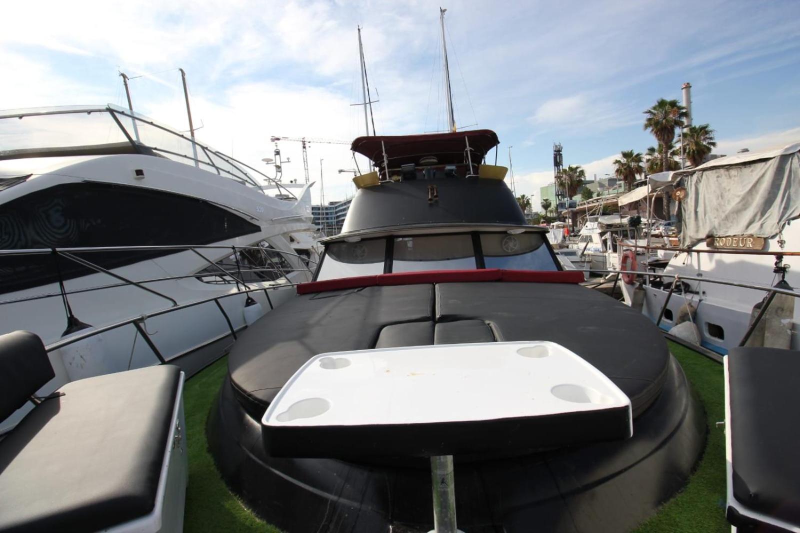 Bateau-hôtel Black Diamond